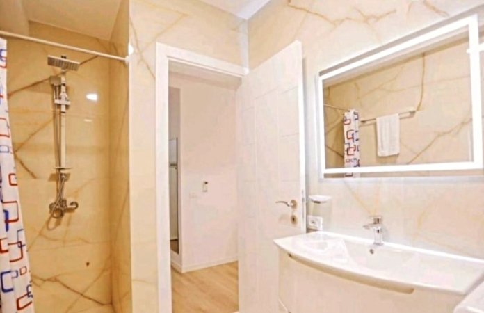 Tirane, shitet apartament 2+1 , 87 m² 240.000 € (perballe Petro Nini)