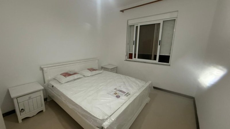Tirane, jepet me qera apartament 2+1+Ballkon Kati 3, 80 m² 550 € (Perballe Sq21)