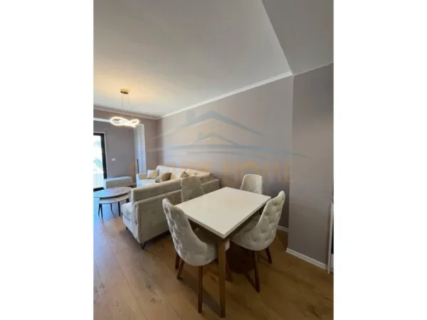 Shqiperi, jepet me qera apartament 2+1+Ballkon Kati 2, 77 m² 700 € (Rezidenca Kodra e Diellit 2)