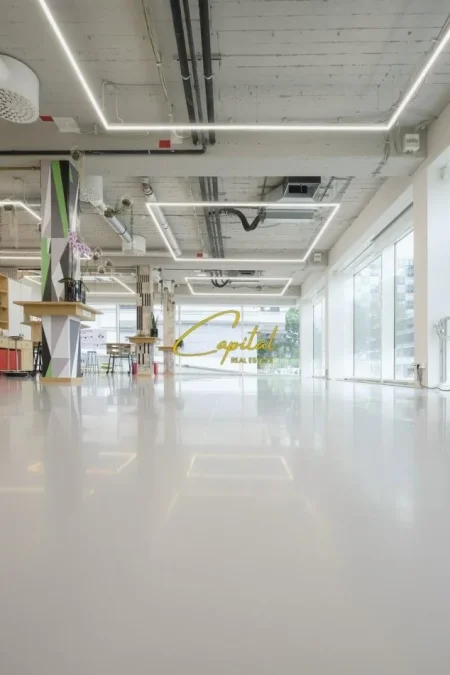 Tirane, jepet me qera ambjent biznesi Kati 0, 240 m² 3.600 € (AUTOSTRADA TR-DR)