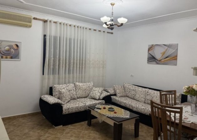 Tirane, jepet me qera apartament 2+1 Kati 8, 74 m² 600 € (pallati me shigjeta , kompleksi delijorgji)
