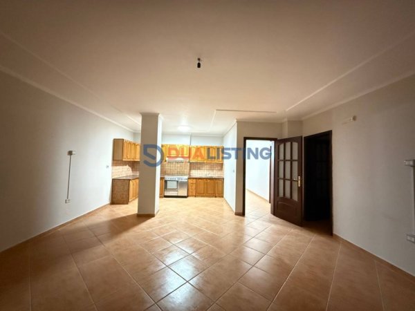 Tirane, jepet me qera zyre Kati 4, 178 m² 1.700 € (Sheshi Willson)