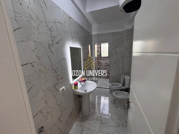 Tirane, jepet me qera ambjent biznesi Kati 2, 75 m² 500 € (Rruga e Dibrës, Pranë Medresesë Tirana, Albania)