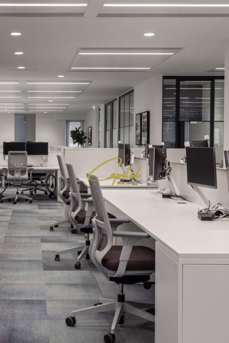 Tirane, jepet me qera zyre Kati 2, 240 m² 1.700 € (AUTOSTRADA TR-DR)