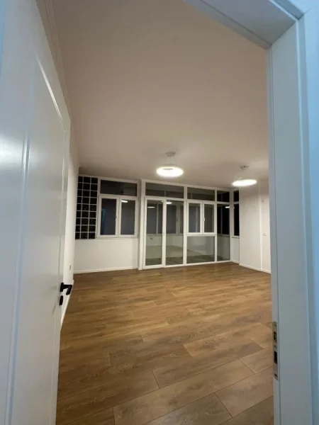 Tirane, shitet apartament 2+1 , 93 m² 218.000 € (prokuroria e tiranes)