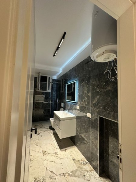 Tirane, shitet apartament 2+1 , 93 m² 218.000 € (prokuroria e tiranes)