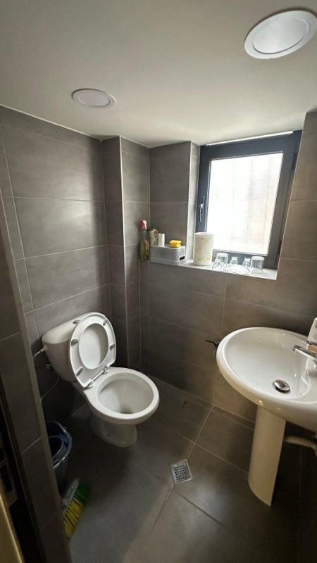 Tirane, shitet ambjent biznesi Kati 0, 66 m² 490.000 € (Ne zonen e stadiumit Dinamo)