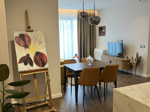 Tirane, jepet me qera apartament 2+1 Kati 9, 95 m² 1.100 € (KOMUA E PARISIT)