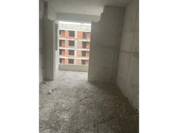 Tirane, shitet apartament 1+1+Ballkon Kati 8, 70 m² 145.000 € (Ish Parku)