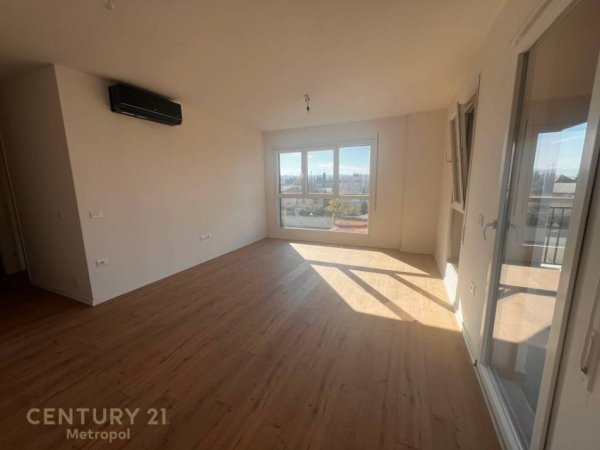 Tirane, jepet me qera apartament 2+1+Ballkon Kati 2, 99 m² 580 € (Don Bosko)