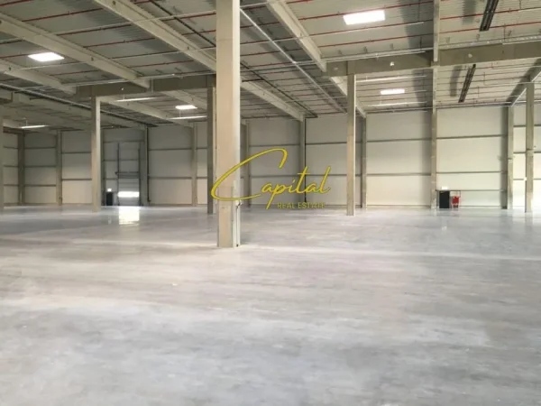 Tirane, jepet me qera ambjent biznesi Kati 0, 800 m² 4.000 € (AUTOSTRADA TR-DR)