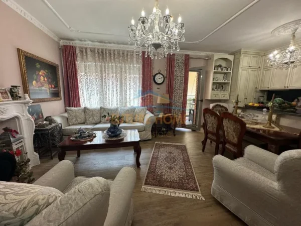 Tirane, shitet apartament 2+1+Ballkon Kati 5, 136 m² 480.000 € (Kompleksi Delijorgji)