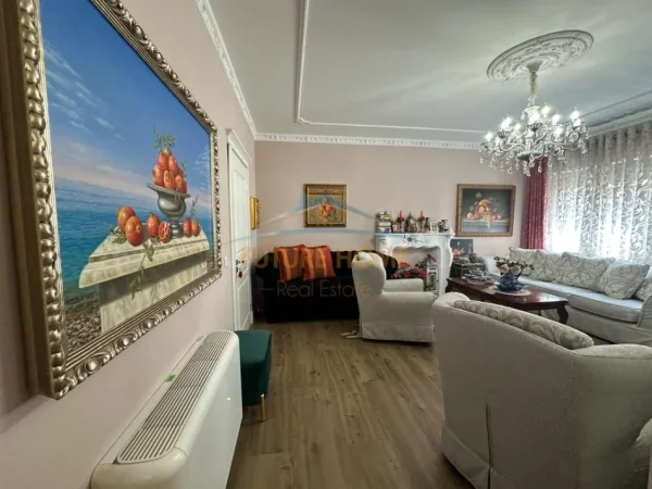 Tirane, shitet apartament 2+1+Ballkon Kati 5, 136 m² 480.000 € (Kompleksi Delijorgji)