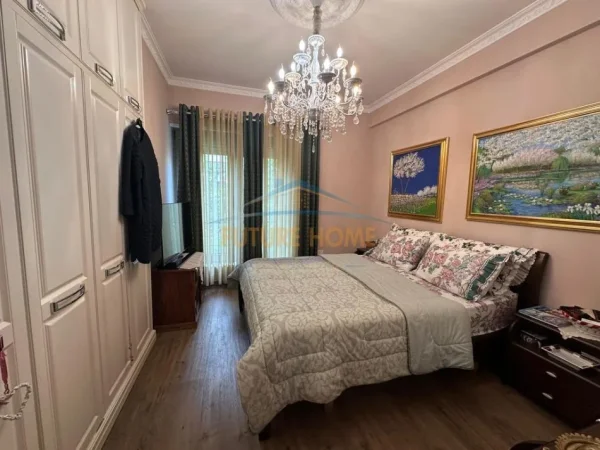 Tirane, shitet apartament 2+1+Ballkon Kati 5, 136 m² 480.000 € (Kompleksi Delijorgji)