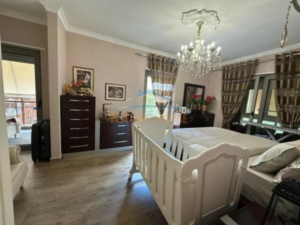 Tirane, shitet apartament 2+1+Ballkon Kati 5, 136 m² 480.000 € (Kompleksi Delijorgji)