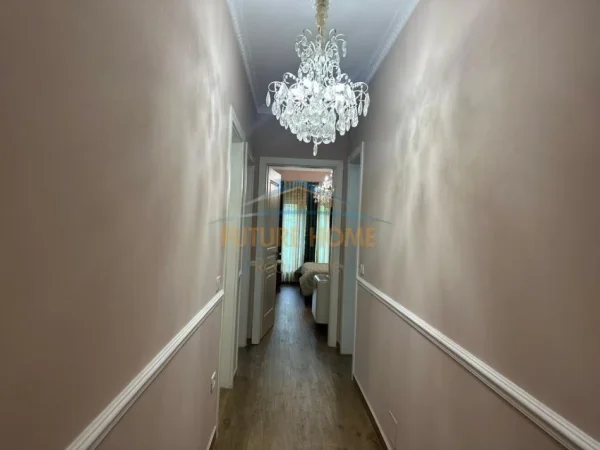 Tirane, shitet apartament 2+1+Ballkon Kati 5, 136 m² 480.000 € (Kompleksi Delijorgji)
