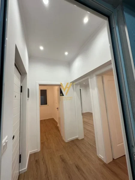 Tirane, shitet apartament 2+1+Ballkon Kati 4, 73 m² 168.000 € (RRUGA E DURRESIT)