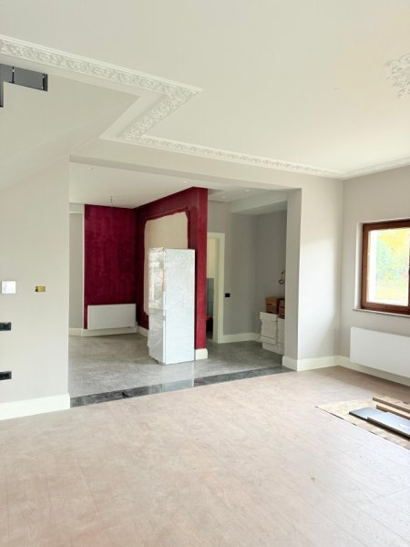 Tirane, jepet me qera Vile , 700 m² 5.000 € (Sauk, pranë Pallatit të Brigadave)