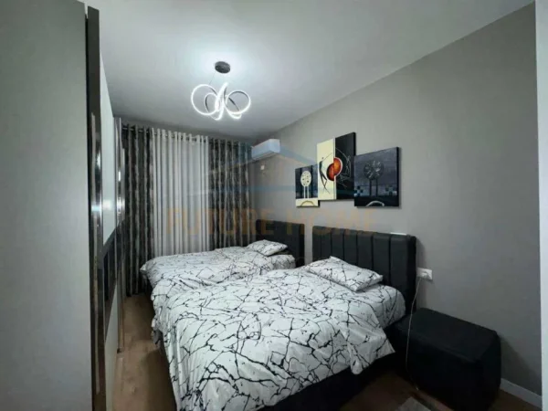 Tirane, jepet me qera apartament 1+1 Kati 6, 550 € 