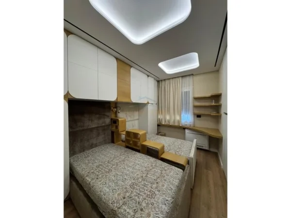 Tirane, shitet apartament 2+1+Ballkon Kati 5, 99 m² 320.000 € (Kodra e Diellit)