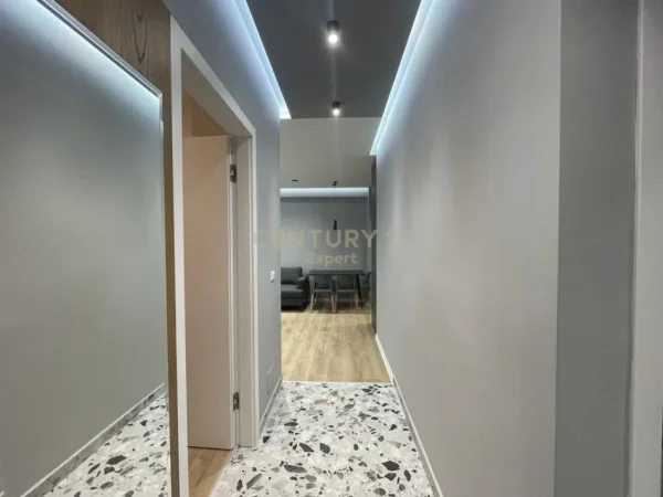 Tirane, jepet me qera apartament 1+1+Ballkon Kati 2, 80 m² 600 € (Don bosko)