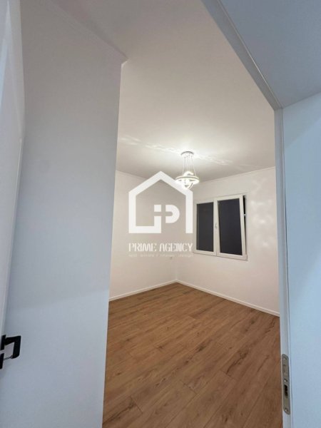 Tirane, shitet apartament 2+1+Ballkon Kati 4, 73 m² 168.000 € 