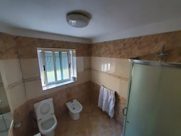 Tirane, shes apartament 3+1+Ballkon Kati 2, 110 m² 230.000 € (21 Dhjetori)