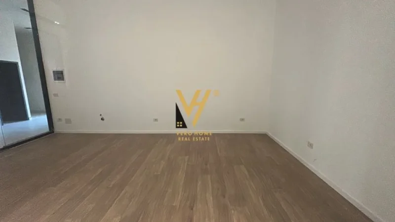 Tirane, jepet me qera zyre Kati 2, 38 m² 800 € (MINE PEZA)