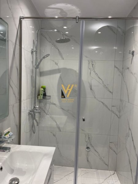 Tirane, jepet me qera apartament 1+1+Ballkon Kati 8, 70 m² 1.000 € (RRUGA E KOSOVAREVE)