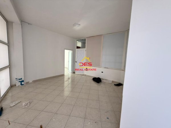 Vlore, shitet ambjent biznesi Kati 3, 58 m² 117.220 € (Rruga Ate Kristo Negovani)