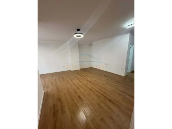 Shqiperi, shitet apartament 2+1+Ballkon Kati 7, 89 m² 149.000 € 