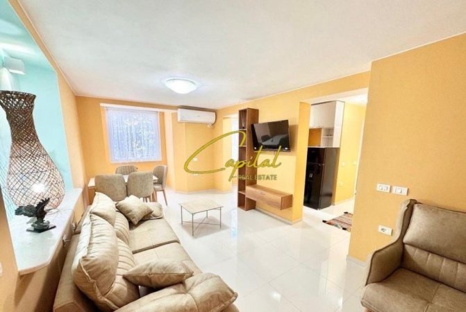 Tirane, jepet me qera apartament 2+1 Kati 2, 70 m² 750 € (ISH BLLOKU)