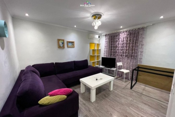 Tirane, jepet me qera apartament 1+1 Kati 2, 80 m² 550 € (Rruga Kujtim Laro)