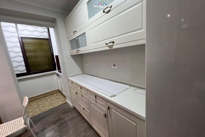 Tirane, jepet me qera apartament 1+1 Kati 2, 80 m² 550 € (Rruga Kujtim Laro)