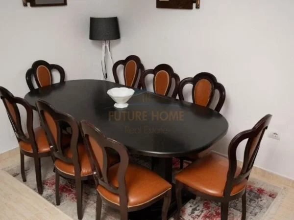 Tirane, jepet me qera apartament 3+1 Kati 7, 115 m² 800 € 