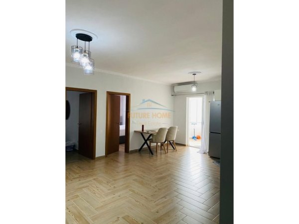 Tirane, jepet me qera apartament 2+1 Kati 2, 80 m² 650 € 