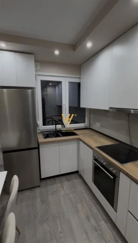 Tirane, jepet me qera apartament 1+1+Ballkon Kati 6, 60 m² 650 € (JORDAN MISJA)