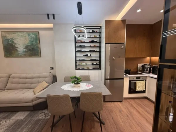 Tirane, shitet apartament 2+1 , 78 m² 109.000 € (prane restorant muraga)