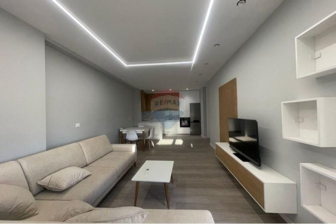 Tirane, jepet me qera apartament 1+1 , 75 m² 600 € (Rruga Karl Gega)