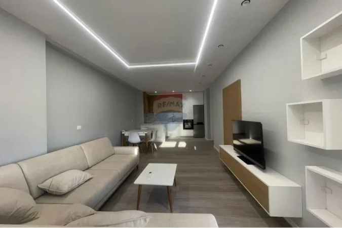Tirane, jepet me qera apartament 1+1 , 75 m² 600 € (Rruga Karl Gega)