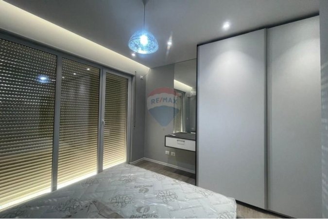 Tirane, jepet me qera apartament 1+1 , 75 m² 600 € (Rruga Karl Gega)