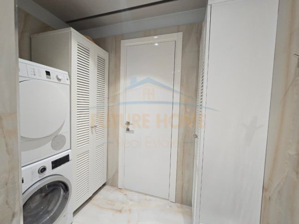 Tirane, shitet apartament 2+1+Ballkon Kati 9, 190 m² 650.000 € (Kajo Karafili)