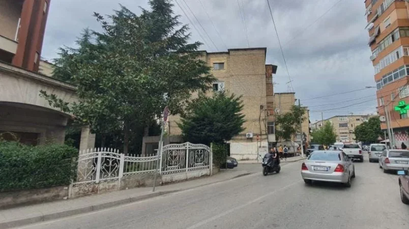 Tirane, jepet me qera hotel , 2.000 m² 