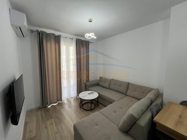 Tirane, jepet me qera apartament 1+1+Post Parkimi, Kati 2, 51 m² 400 € (Kompleksi Univers City)