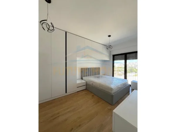 Tirane, jepet me qera apartament 2+1 Kati 2, 77 m² 700 € 