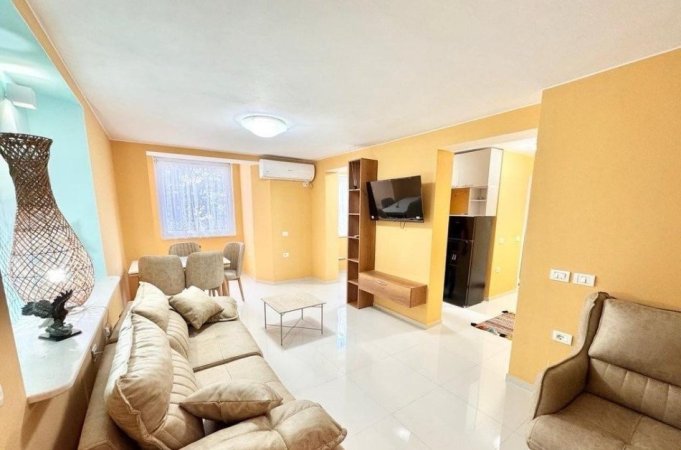 Tirane, jepet me qera apartament 2+1 Kati 2, 71 m² 750 € (Rruga Perlat Rexhepi)