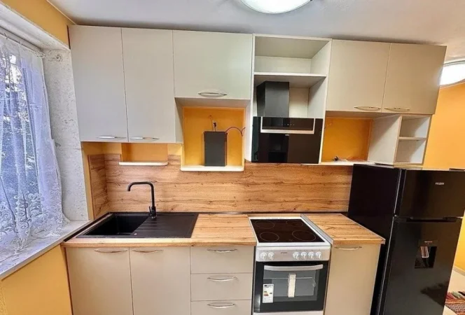Tirane, jepet me qera apartament 2+1 Kati 2, 71 m² 750 € (Rruga Perlat Rexhepi)