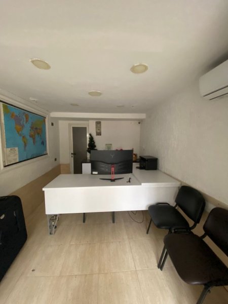 Tepelene, jepet me qera zyre Kati 0, 12 m² 550 € (Rruga e Durresit)