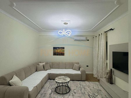 Tirane, jepet me qera apartament 1+1 Kati 3, 600 € 
