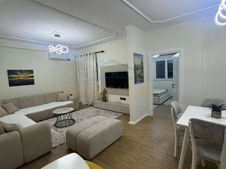 Tirane, jepet me qera apartament 1+1 Kati 3, 600 € 